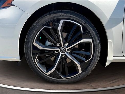 New 2025 Nissan Altima 2.5 SR w/ SR Premium Package image 12