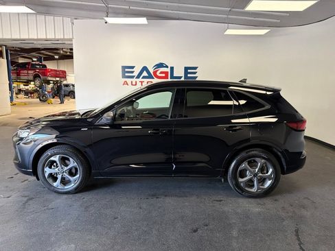 Used 2023 Ford Escape ST-Line w/ Tech Pack #1 AWD/4WD image 5