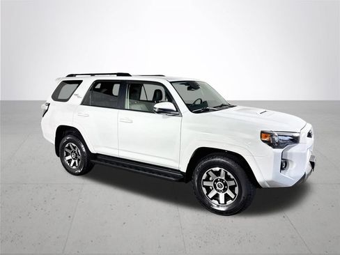 Used 2023 Toyota 4Runner TRD Off-Road Premium w/ Moonroof Package AWD/4WD image 4