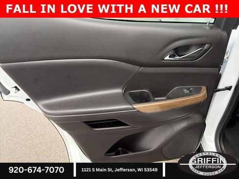 Used 2023 GMC Acadia SLE w/ Driver Convenience Package image 14