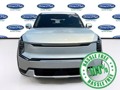 Used 2024 Kia EV9 Light Long Range RWD image 2