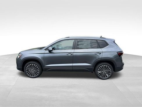 New 2026 Volkswagen Taos SE FWD image 4