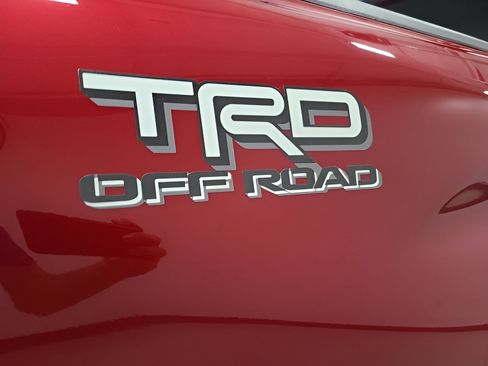 Used 2025 Toyota Tacoma TRD Off-Road AWD/4WD image 9