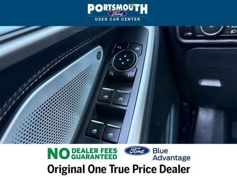Used 2022 Ford Explorer Limited w/ Limited Technology Package image 26