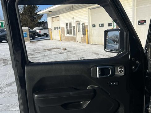 Used 2019 Jeep Wrangler Unlimited Sport S image 43