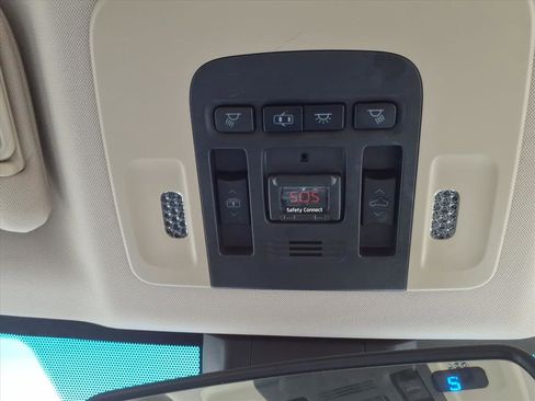 Used 2018 Toyota Camry image 20