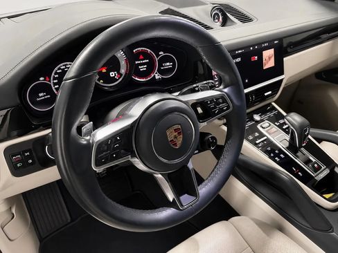 Used 2021 Porsche Cayenne S AWD/4WD image 10