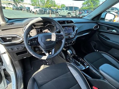 Used 2023 Chevrolet TrailBlazer LT w/ Convenience Package AWD/4WD image 14