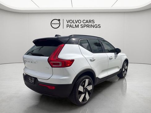 Used 2023 Volvo XC40 Recharge Ultimate image 10