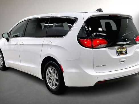 New 2026 Chrysler Voyager LX image 3