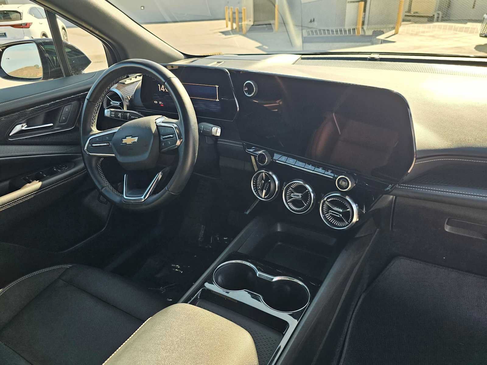 Used 2024 Chevrolet Blazer EV LT AWD/4WD image 11
