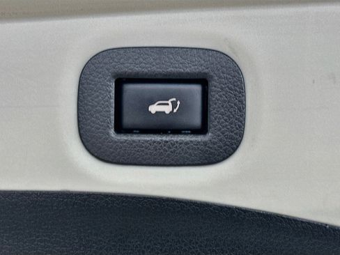 Used 2017 Nissan Rogue SL w/ SL Premium Package FWD image 32