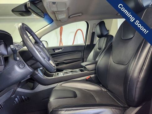 Used 2022 Ford Edge Titanium w/ Equipment Group 301A AWD/4WD image 18