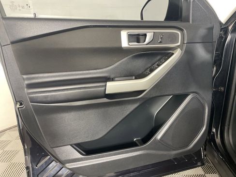 Used 2020 Ford Explorer XLT w/ Comfort Package AWD/4WD image 6