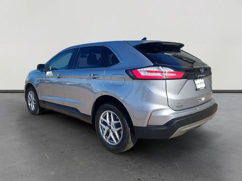 Used 2024 Ford Edge SEL w/ Convenience Package image 3