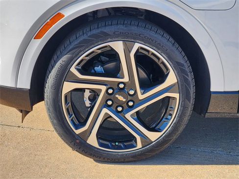 New 2026 Chevrolet Equinox EV LT w/ Convenience Package II image 9