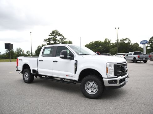 New 2026 Ford F250 XL AWD/4WD image 2