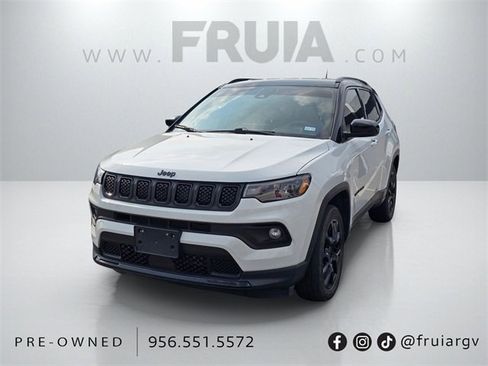 Used 2023 Jeep Compass Altitude image 1