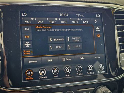 Used 2022 Jeep Grand Cherokee Limited w/ Tech Group AWD/4WD image 21