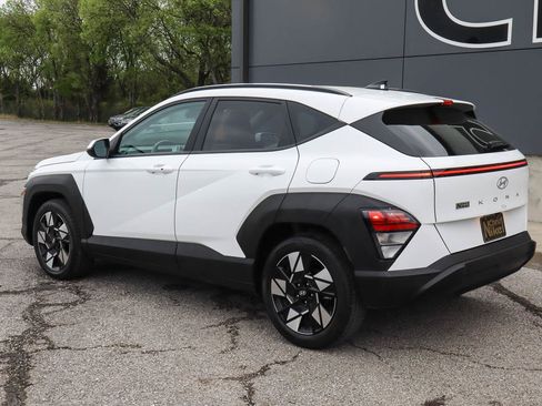 Used 2025 Hyundai Kona SEL image 6