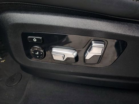 Used 2025 BMW X5 xDrive50e image 27