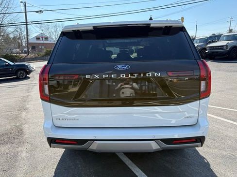 Used 2025 Ford Expedition Max Platinum w/ Driver's Package AWD/4WD image 4