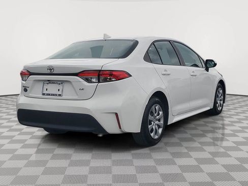 Used 2023 Toyota Corolla LE image 5