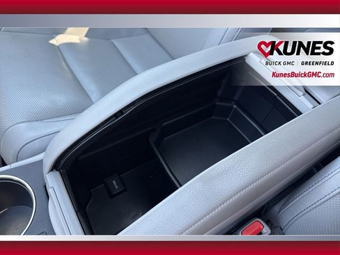 Used 2019 Toyota Highlander Limited image 31