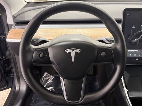 Used 2020 Tesla Model 3 Standard Range Plus image 30