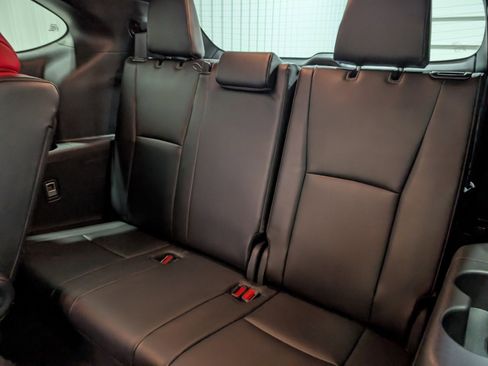 Used 2025 Toyota Highlander XSE image 11