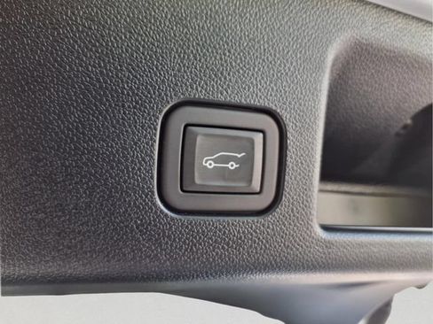 Used 2024 Chevrolet Equinox EV LT FWD image 22