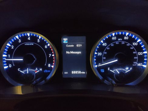 Used 2019 Toyota Highlander LE FWD image 23