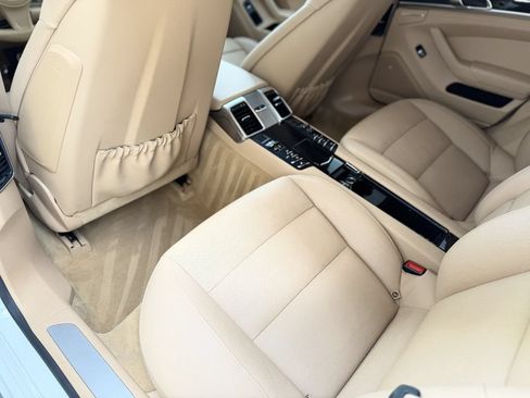Used 2014 Porsche Panamera S RWD image 18