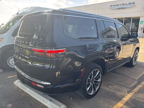 Used 2025 Jeep Wagoneer Series III w/ Premium Group I AWD/4WD image 6
