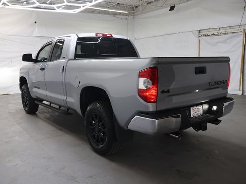 Used 2018 Toyota Tundra SR5 AWD/4WD image 5