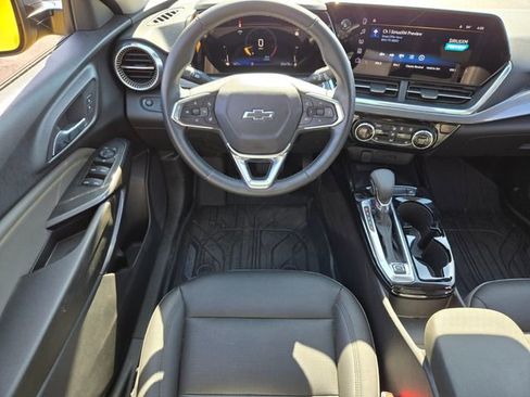Used 2024 Chevrolet Trax ACTIV w/ Sunroof Package FWD image 13