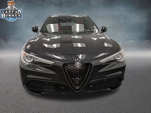 Used 2023 Alfa Romeo Stelvio Veloce AWD/4WD image 2