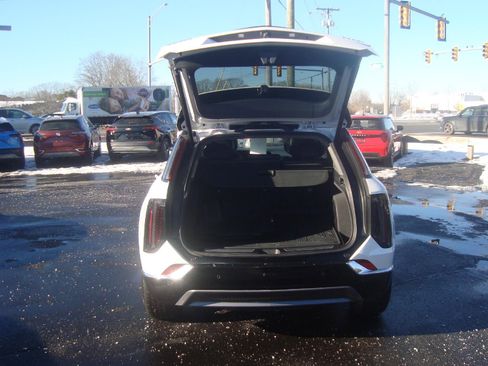 Used 2025 Cadillac Optiq Luxury 2 w/ LPO, Floor Liner Package image 7