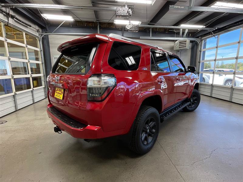 Used 2018 Toyota 4Runner SR5 Premium AWD/4WD image 5
