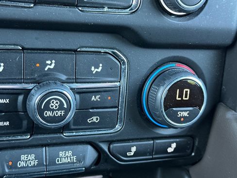 Used 2024 Chevrolet Tahoe LT RWD image 29