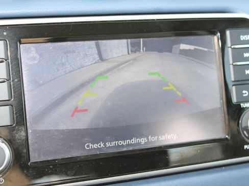 Used 2025 Nissan Versa SV image 7