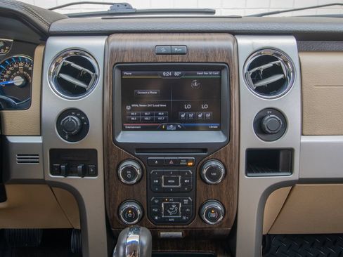 Used 2014 Ford F150 Lariat w/ Equipment Group 502A Luxury AWD/4WD image 26