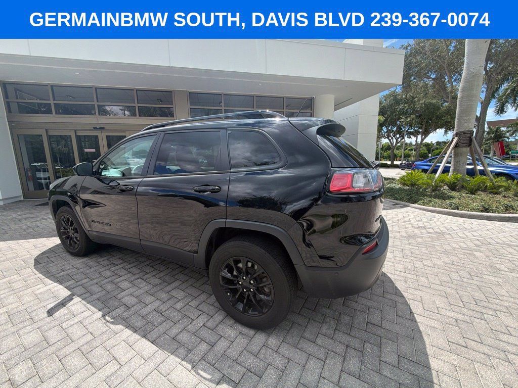 Used 2023 Jeep Cherokee Altitude Lux AWD/4WD image 6