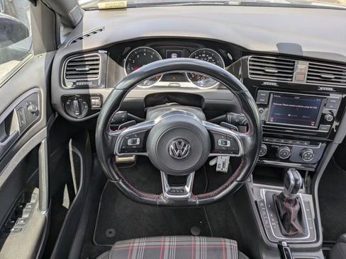 Used 2018 Volkswagen Golf 4-Door FWD image 12
