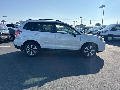 Used 2018 Subaru Forester 2.5i Premium AWD/4WD image 4