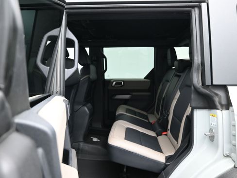 Used 2023 Ford Bronco Wildtrak AWD/4WD image 11