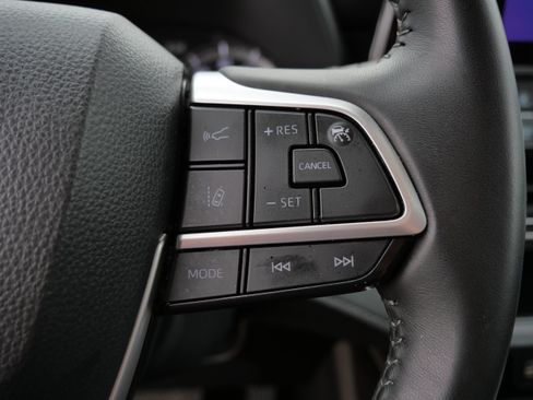 Certified 2025 Toyota Highlander LE AWD/4WD image 29