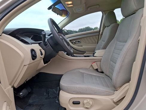Used 2017 Ford Taurus SE FWD image 11