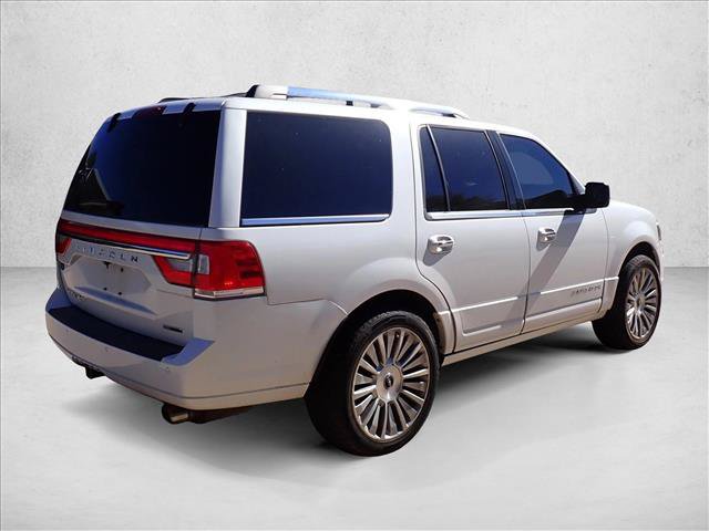 Used 2015 Lincoln Navigator 4WD image 4
