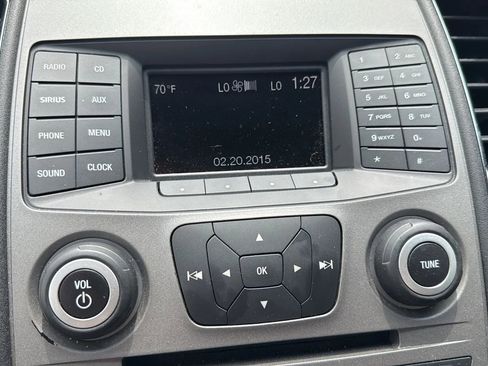 Used 2017 Ford Taurus SEL FWD image 12